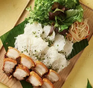 Hình ảnh Bánh hỏi heo quay