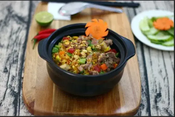 Hình ảnh Cơm rang thập cẩm bò