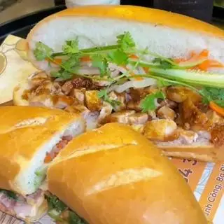 Hình ảnh Bánh mì heo quay