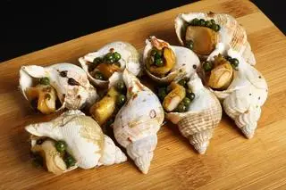 Hình ảnh Ốc bulot nướng tiêu