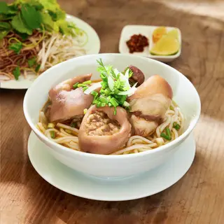 Hình ảnh Bún bò giò chả