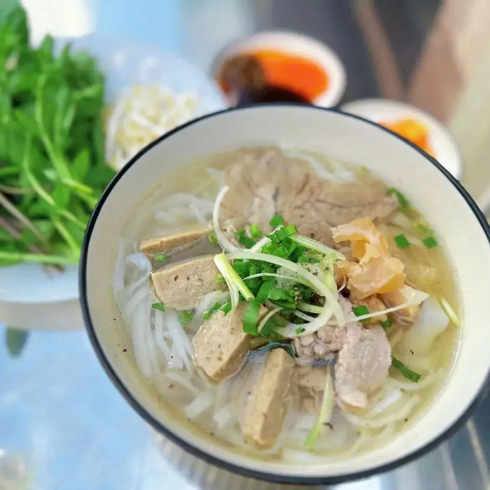 Hình ảnh Phở tái - nạm - gân - bò viên