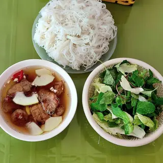 Hình ảnh Bún chả lẫn