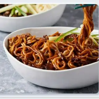 Hình ảnh Mì tương đen cay