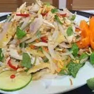 Hình ảnh gà chặt lá chanh nguyên con 