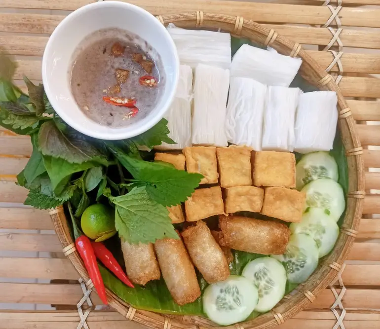 Hình ảnh Bún đậu chả ram tôm đất