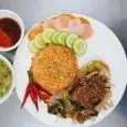Hình ảnh Cơm chiên bò xào củ hành