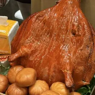Hình ảnh Vịt quay tỳ bà da giòn - 1 con