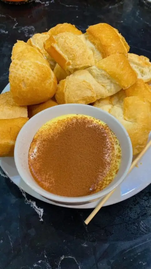 Hình ảnh Bánh mì chấm cacao kem trứng