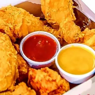 Hình ảnh Gà mix vị truyền thống và sốt phô mai trứng muối - 1 con