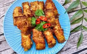 Hình ảnh Cơm cá muối chiên sả