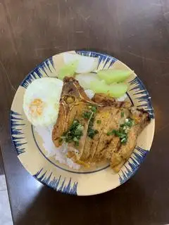 Hình ảnh Cơm tấm sườn trứng ốp