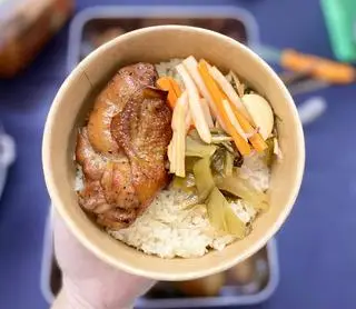 Hình ảnh Xôi gà nướng mật ong