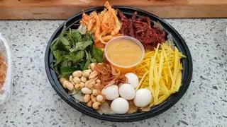 Hình ảnh Bánh tráng trộn thập cẩm