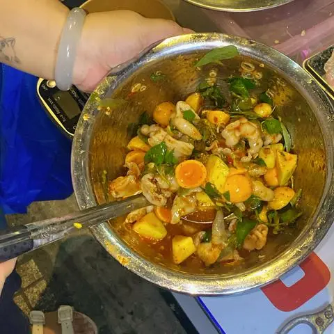 Hình ảnh Ở Đây Có Đồ Ăn Ngon - Lê Văn Phan