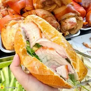 Hình ảnh Bánh mì thịt muối