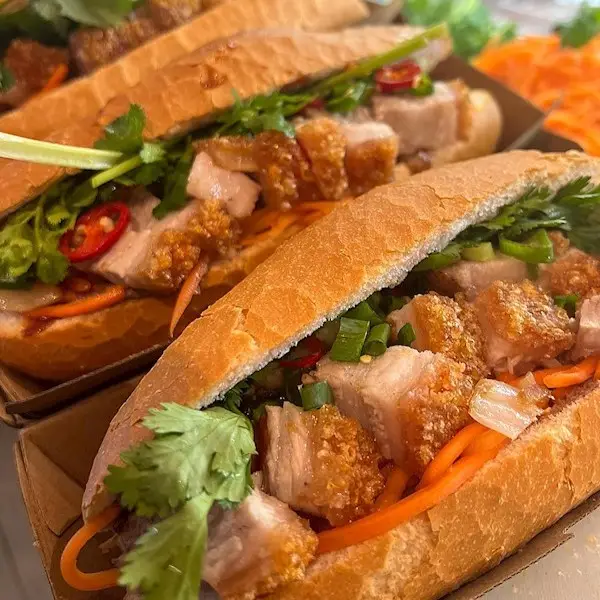 Hình ảnh Bánh Mì Cùng Lì - Cô Giang