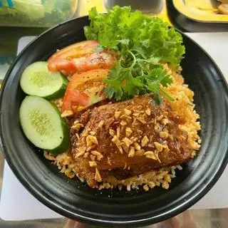 Hình ảnh Combo 2 cơm chiên má đùi gà +1 ốp la +1 xúc xích