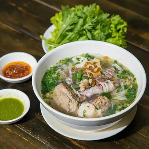 Hình ảnh Hủ Tiếu Mực Chí Nguyên - Ung Văn Khiêm