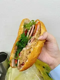 Hình ảnh Bánh mì thập cẩm thịt chả siêu đặc biệt