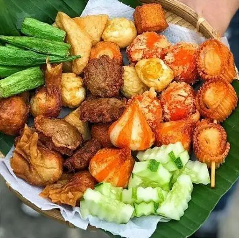 Hình ảnh Ăn Vặt Lisa Nè - Cá Viên Chiên, Mỳ Trộn & Lẩu Ly - Đường Số 3
