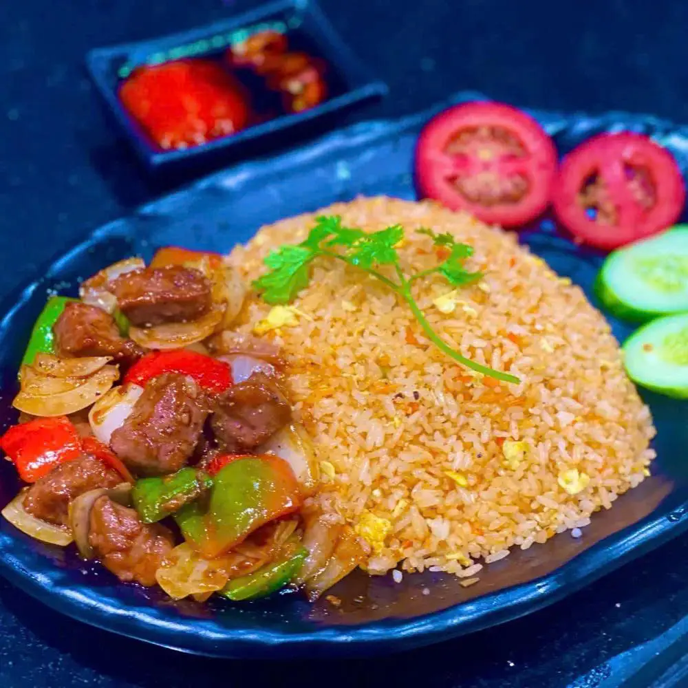 Hình ảnh Cơm bò lúc lắc 