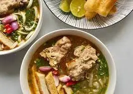 Hình ảnh Bánh canh xương - chả