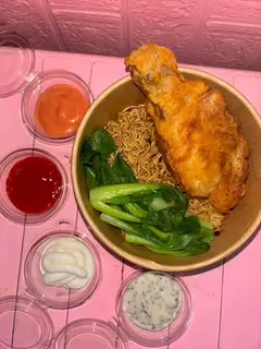 Hình ảnh Mù trộn đùi gà rán