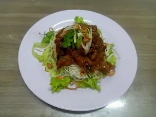 Hình ảnh Bún Gạo Trộn Bò Xào