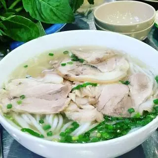 Hình ảnh Bánh canh thịt nạt trứng cút