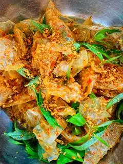 Hình ảnh Bánh dẻo muối nhuyễn sate tỏi