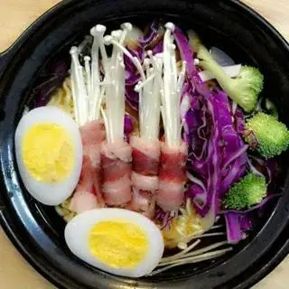 Hình ảnh Mì kim chi bò Mỹ cuộn kim châm