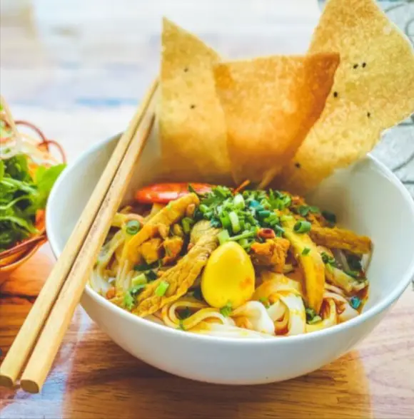 Hình ảnh Mì quảng tôm thịt trứng