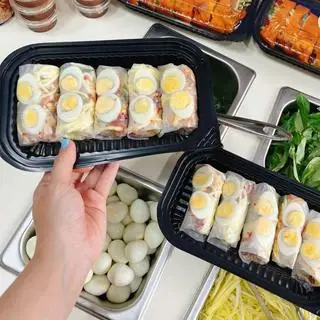 Hình ảnh Bánh tráng cuộn sốt me