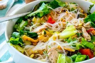 Hình ảnh Bún trộn gà bình thường