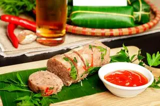 Hình ảnh Nem Chua Cây Hàng Chín Tới Giá 1 Cây