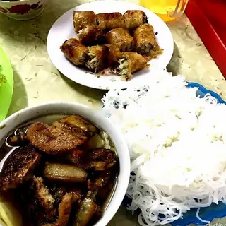 Hình ảnh Bún chả và nem cua bể