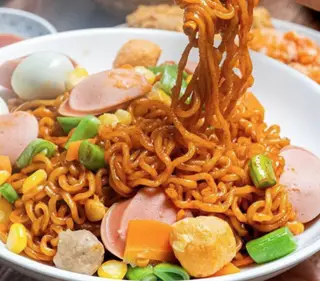 Hình ảnh Mì trộn thập cẩm