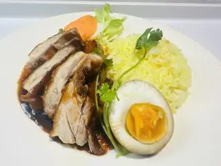 Hình ảnh Cơm vịt quay sốt mật ong - trứng lòng đào - V1