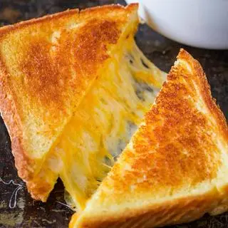 Hình ảnh Sandwich nướng phomai kéo sợi