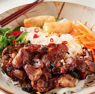 Hình ảnh Bún Thịt Nướng Chả Giò