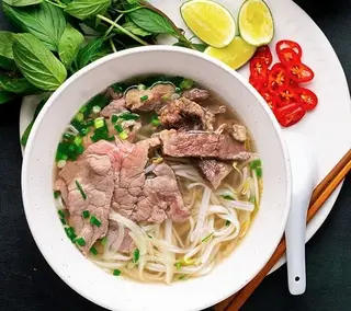 Hình ảnh Phở tái chín