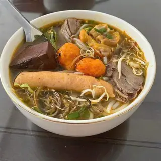 Hình ảnh Bún bò chả lá