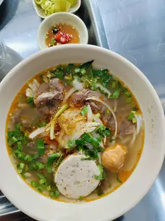 Hình ảnh Bún bò nạm chả