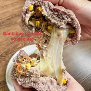 Hình ảnh Bánh bao gạo lức gà nấm phô mai