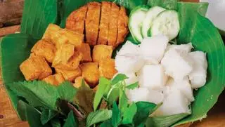 Hình ảnh Bún đậu chả cốm