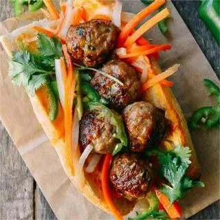 Hình ảnh Bánh mì xíu mại
