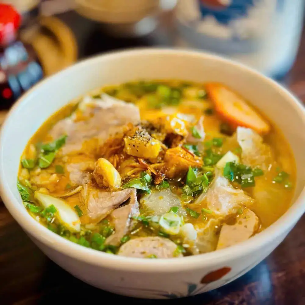 Hình ảnh Bún bò Tô no cành hông