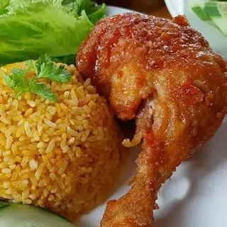 Hình ảnh Combo 2 cơm chiên đùi góc tư + 2 xúc xích