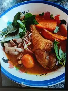 Hình ảnh Cà Ri Gà : Đùi Gà / Má Đùi
